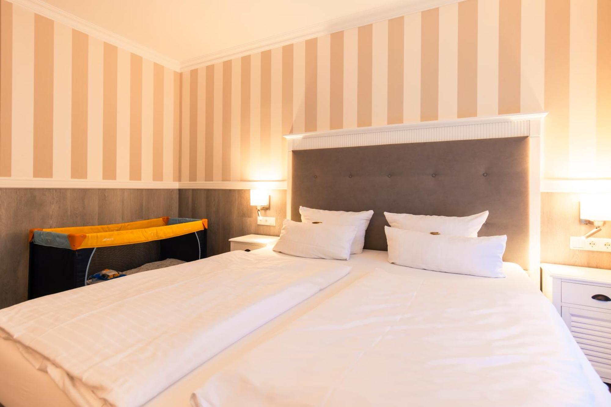 Resort Hotel IV Jahreszeiten 징스트 외부 사진
