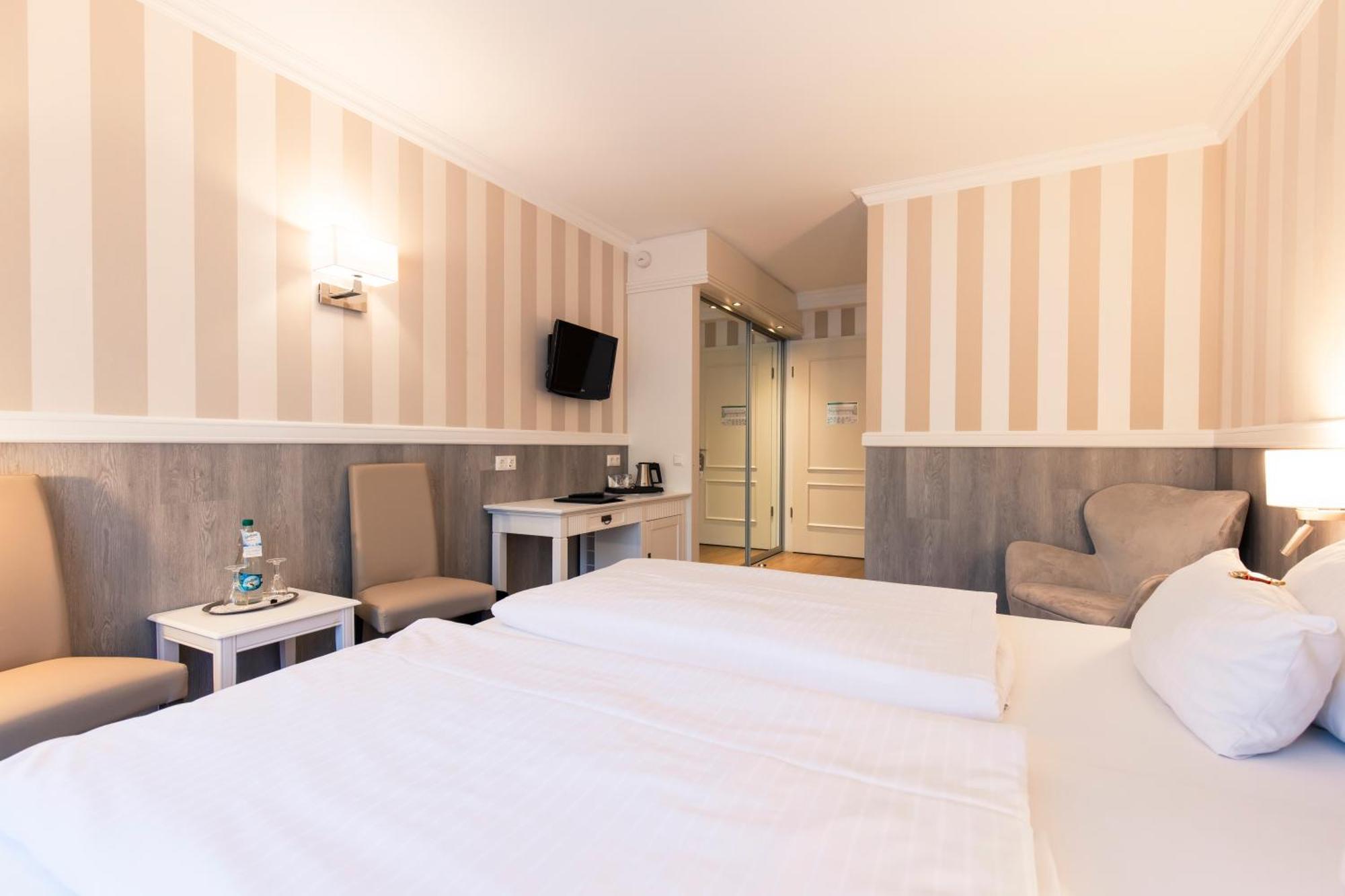 Resort Hotel IV Jahreszeiten 징스트 외부 사진