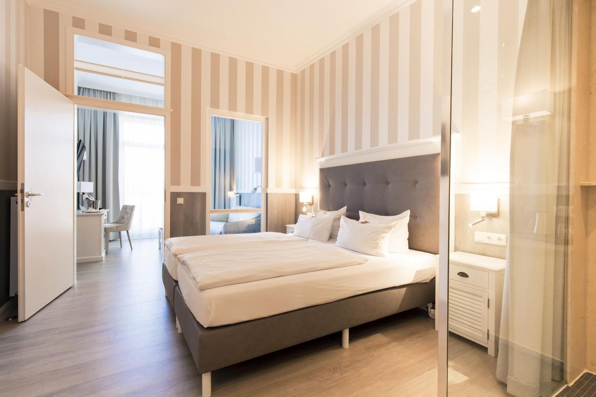 Resort Hotel IV Jahreszeiten 징스트 외부 사진
