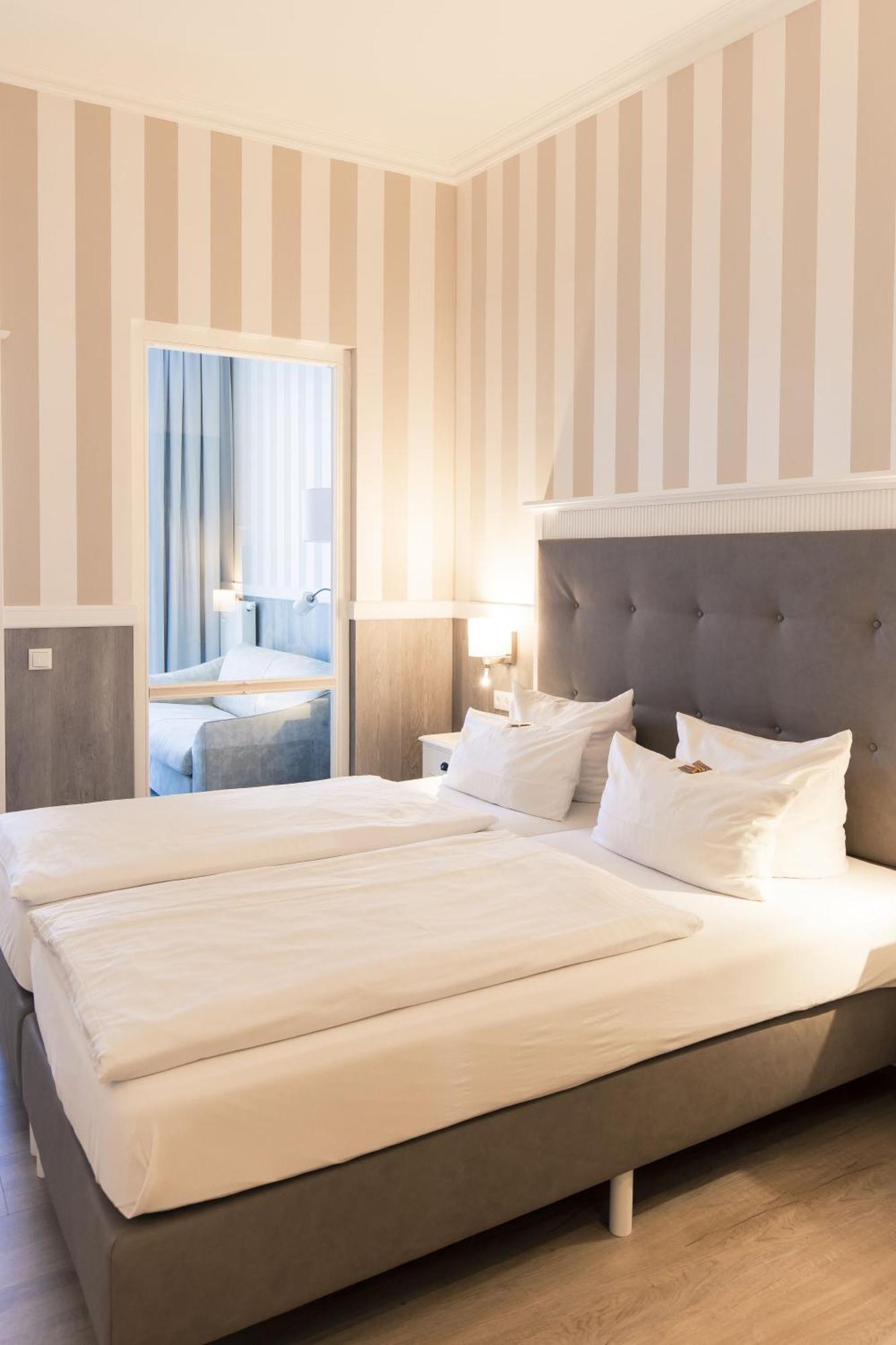 Resort Hotel IV Jahreszeiten 징스트 외부 사진