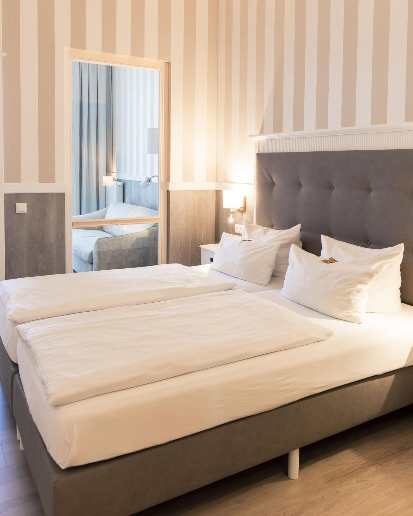Resort Hotel IV Jahreszeiten 징스트 외부 사진