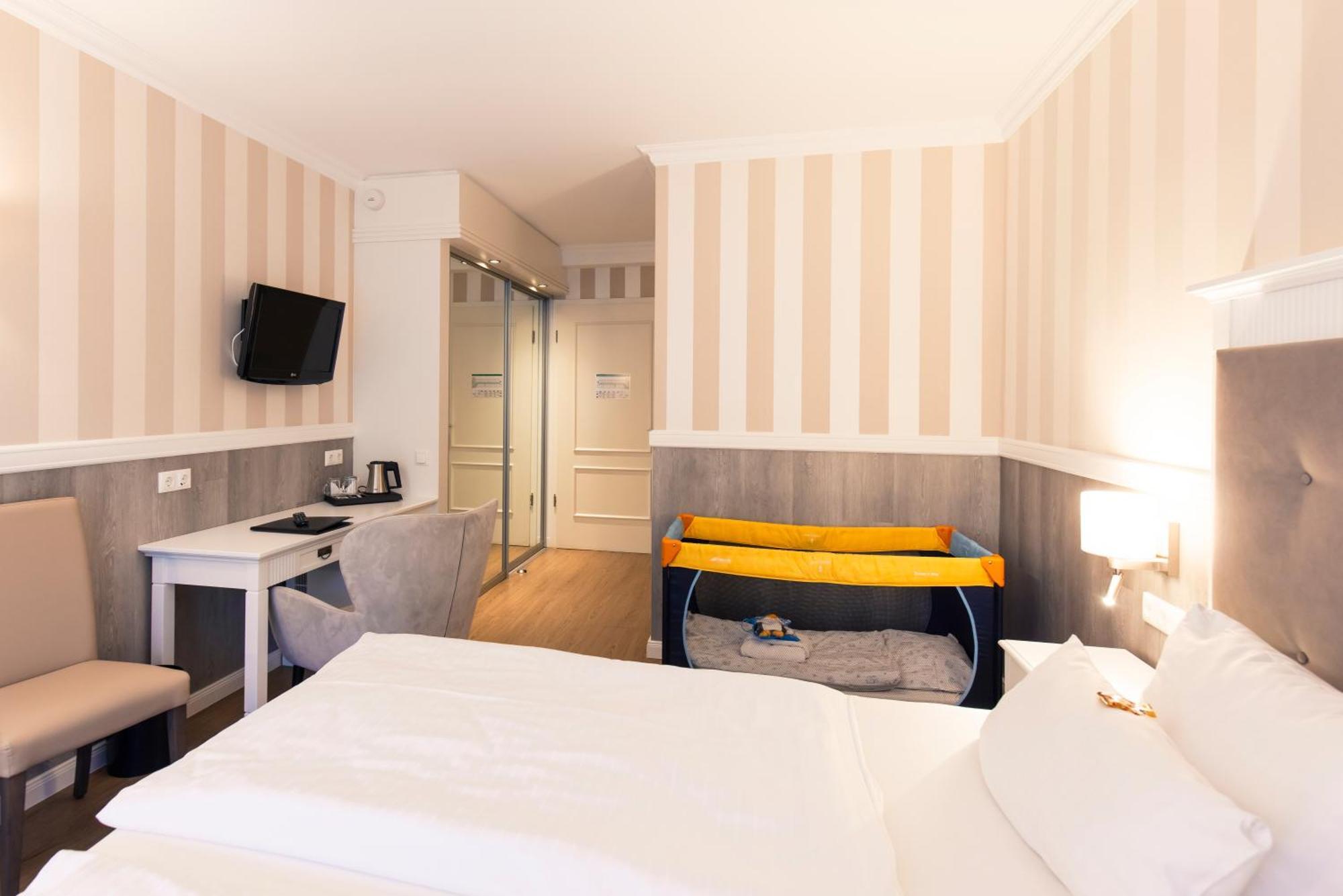 Resort Hotel IV Jahreszeiten 징스트 외부 사진