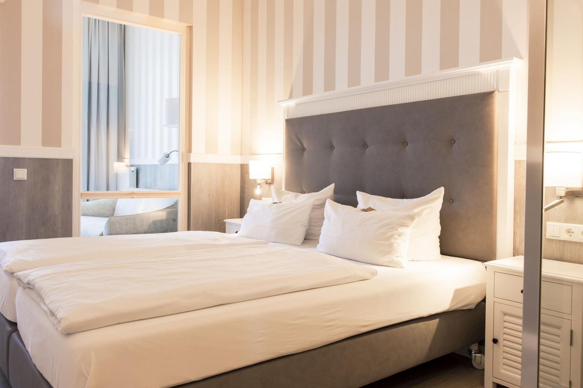Resort Hotel IV Jahreszeiten 징스트 외부 사진