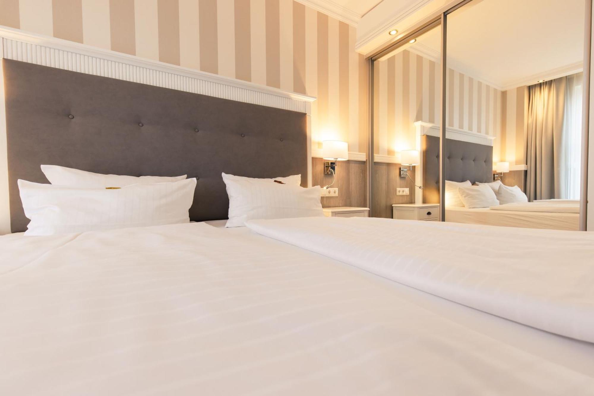 Resort Hotel IV Jahreszeiten 징스트 외부 사진