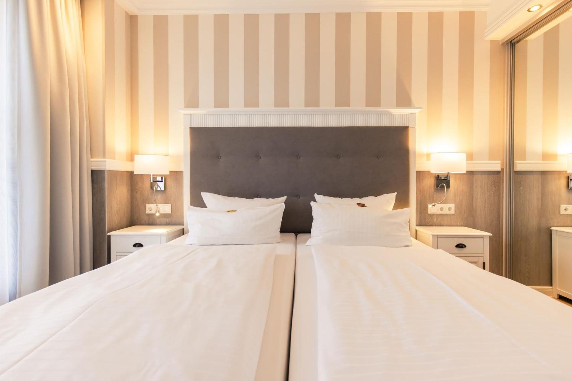 Resort Hotel IV Jahreszeiten 징스트 외부 사진