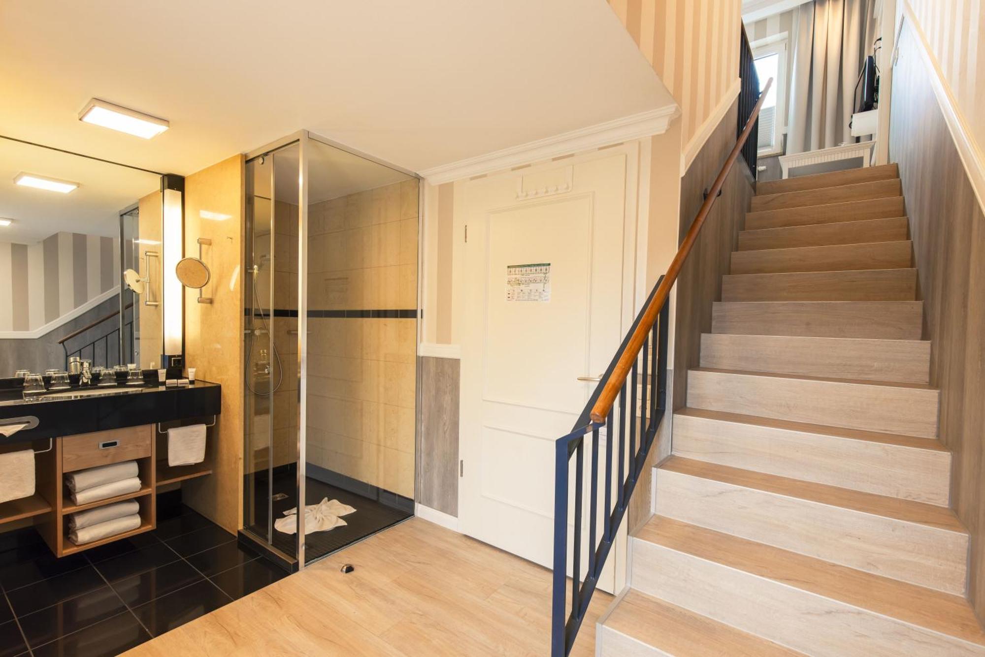 Resort Hotel IV Jahreszeiten 징스트 외부 사진