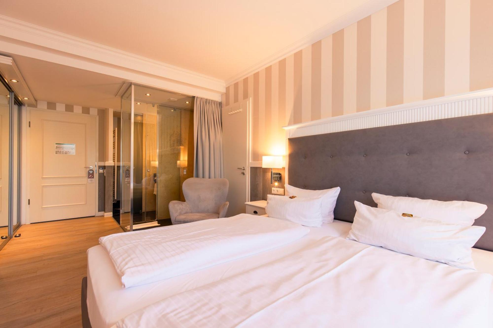 Resort Hotel IV Jahreszeiten 징스트 외부 사진